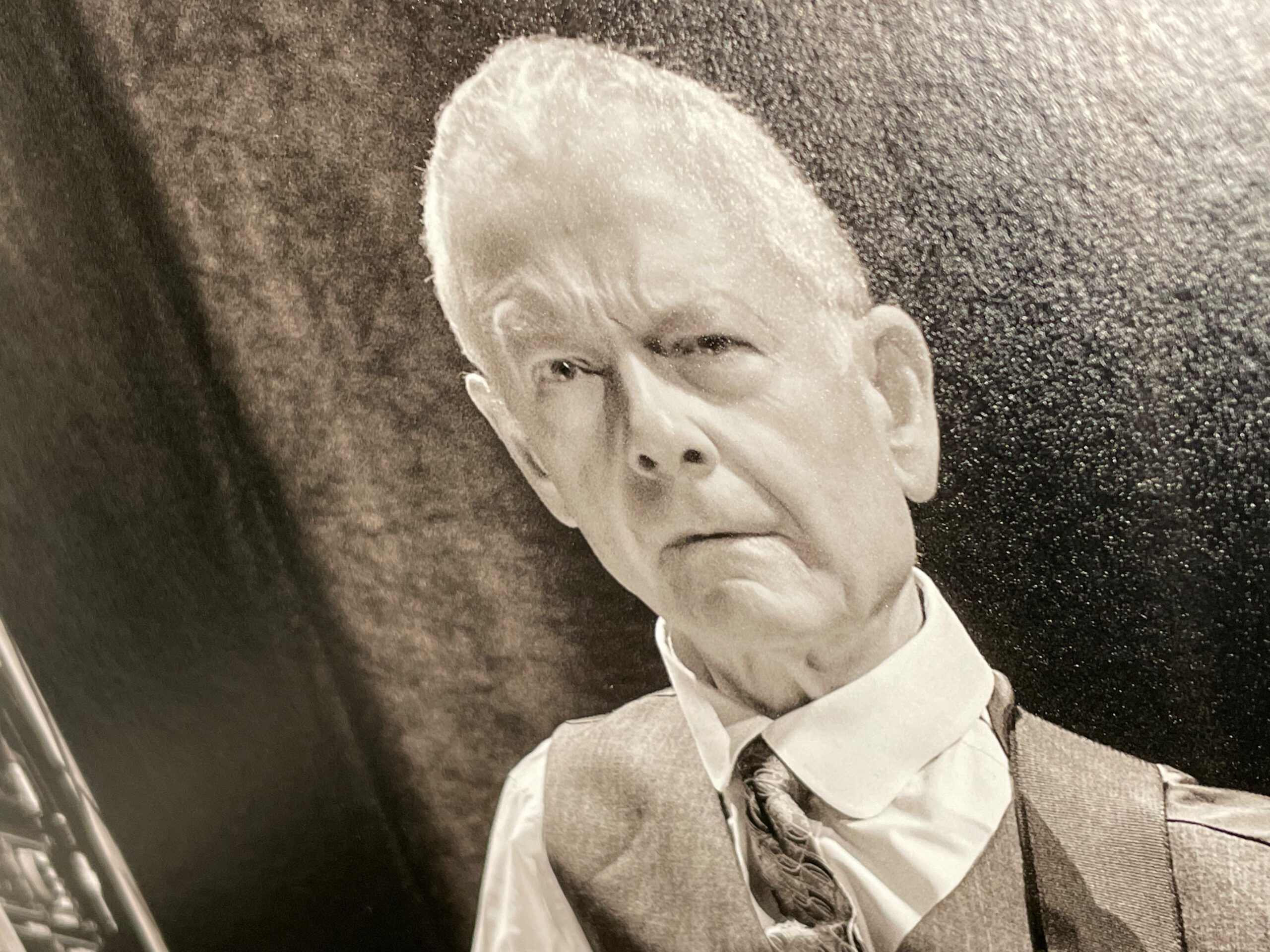 King Crimson : "Robert Fripp, Krakow 2018" - Large inkjet proof on heavy-weight paper signed by Tony Levin - Image 4